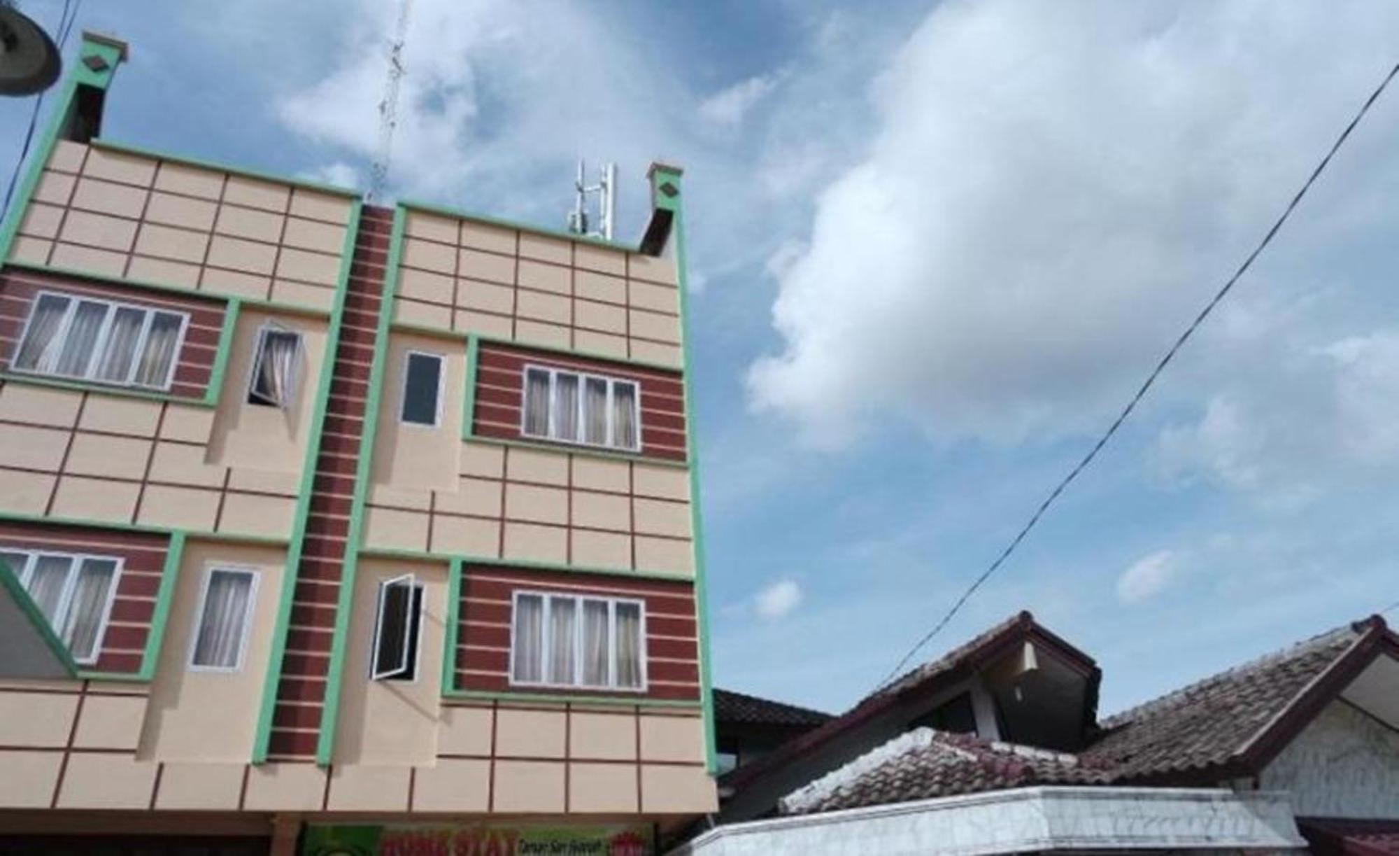 Guest House Taman Sari Syariah Pekanbaru Εξωτερικό φωτογραφία